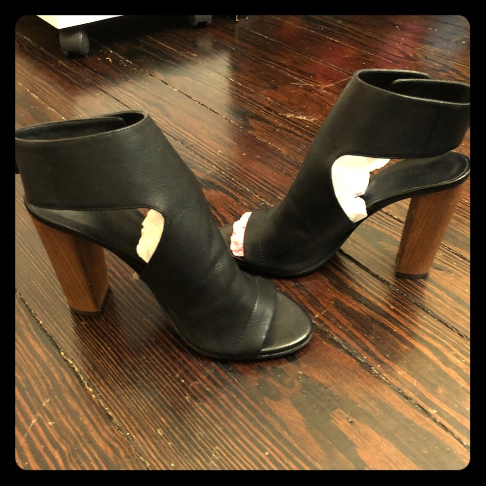 Peep toe chunky heels